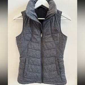The North Face Charcoal Pseudio Vest | XS Gray Quilted